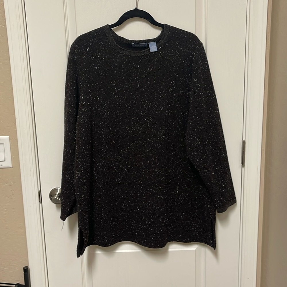 Liz&Me 1X 18/20 sweater black with speckled colors.